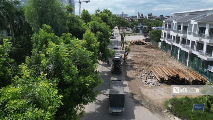 Theo tìm hiểu, tổng diện tích đất thu hồi phục vụ dự án là 229.319,6m2, trong đó phường Xuân Phương khoảng 140.885,3m2 (chiếm 61,4%); xã Sơn Đồng 19.554,7m2 (chiếm 8,6%); phường Tây Mỗ 68.879,6m2 (chiếm 30%).
