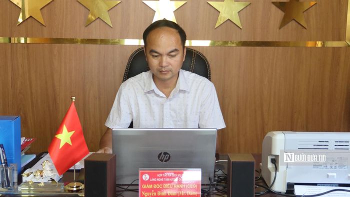 Ông Nguyễn Đình Đảm, Giám đốc Hợp tác xã Dịch vụ Du lịch làng nghề Tăm hương Quảng Phú Cầu.