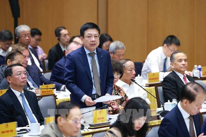 Chủ tịch Liên đoàn Thương mại và Công nghiệp Việt Nam (VCCI) Hồ Sỹ Hùng phát biểu. Ảnh: Dương Giang – TTXVN