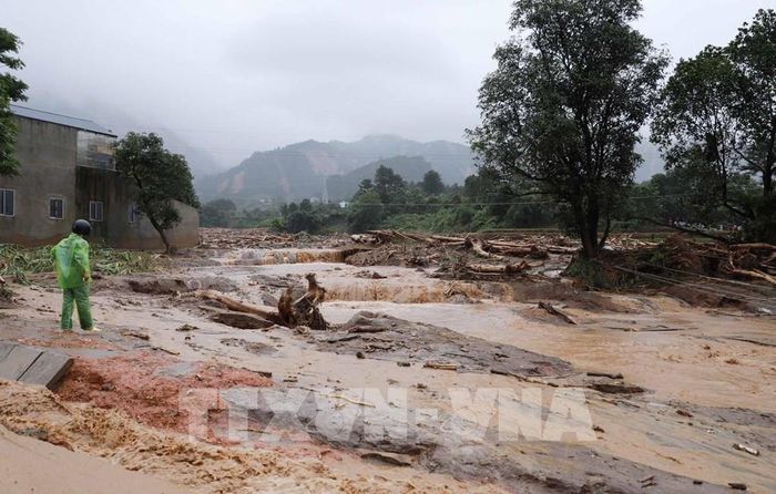 Hiện trường tan hoang sau khi lũ dữ đi qua tại khu vực đội 11, xã Mường Than tỉnh Lai Châu. Ảnh: Quý Trung - TTXVN