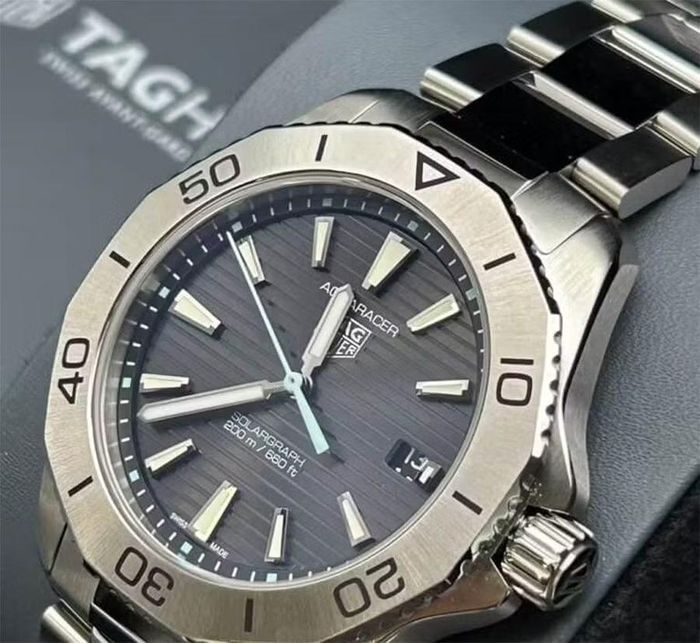 Đồng hồ lặn năng lượng mặt trời của TAG Heuer Aquaracer Professional 200 Solargraph