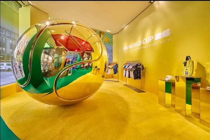 Cửa hàng adidas dành cho World Cup tại New York. Ảnh: Nordstrom