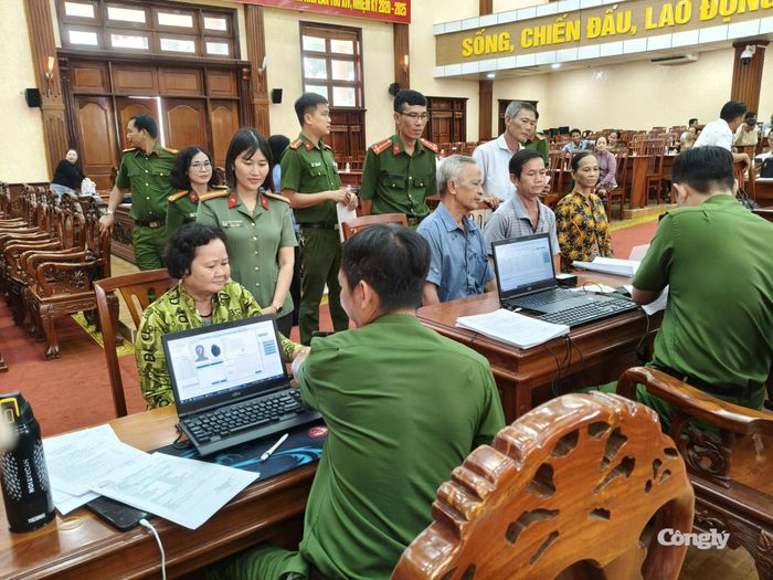 Công an TP Cần Thơ cùng các đơn vị đồng hành, phối hợp trong thực hiện cao điểm.