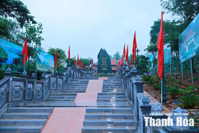 Khu tưởng niệm Chủ tịch Hồ Chí Minh tại phường Điện Biên Phủ.