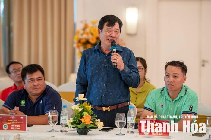 Các đại biểu trao đổi, đóng góp ý kiến nhằm hoàn thiện công tác tổ chức Giải Vô địch Hội Golf các tỉnh miền Trung và Tây Nguyên năm 2026.