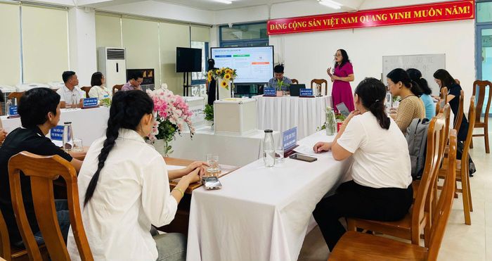 Buổi bốc thăm được tổ chức công khai, bảo đảm công bằng, minh bạch trong lựa chọn đối tượng thụ hưởng. Ảnh: PHẠM BÌNH