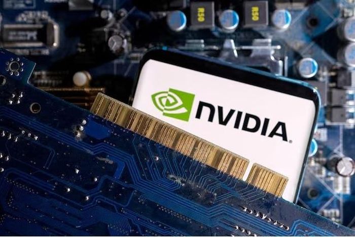 Nvidia vẫn giữ vai trò trung tâm trong hệ sinh thái AI. Ảnh: Reuters