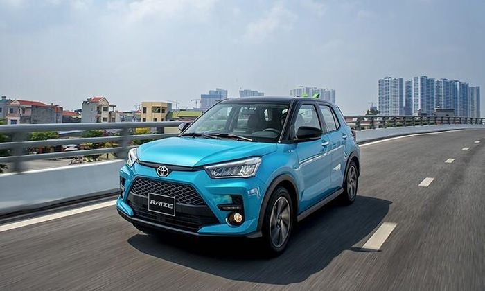 Hệ thống an toàn 6 túi khí cùng các tính năng cảnh báo thông minh giúp người lái yên tâm hơn khi di chuyển trong đô thị.