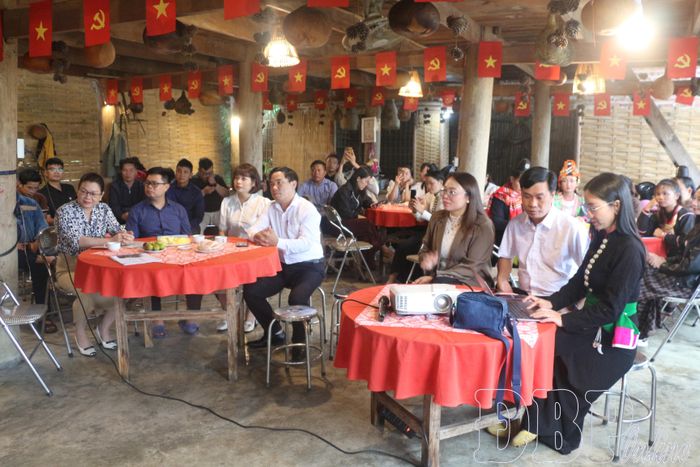 Các đại biểu tham dự buổi bế mạc lớp tập huấn quy trình, kỹ năng trong hoạt động du lịch cộng đồng năm 2026.