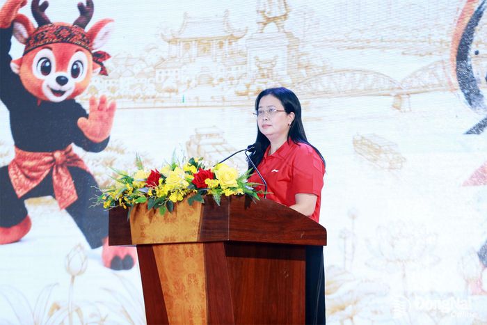 Bà Lê Thị Ngọc Loan, Thành ủy viên, Giám đốc Sở Văn hóa, Thể thao và Du lịch thành phố Đồng Nai phát biểu khai mạc Giải vô địch Pencak Silat châu Á năm 2026. Ảnh: Thủy Tiên