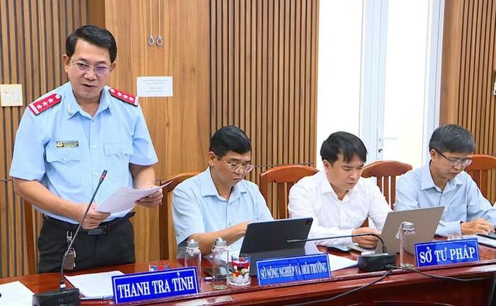  Thanh tra tỉnh báo cáo kết quả xác minh từng vụ khiếu nại của công dân. Ảnh: Dũng Nhân 