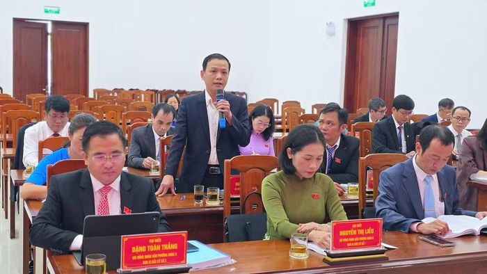 Các đại biểu tham gia ý kiến tại kỳ họp. Ảnh: Bá Bính