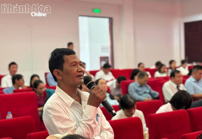 Đại diện trạm Y tế khu vực Khánh Vĩnh phát biểu tại hội nghị.