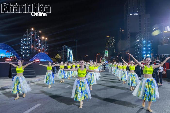 Lời mời chào du khách đến với mùa lễ hội Khánh Hòa.