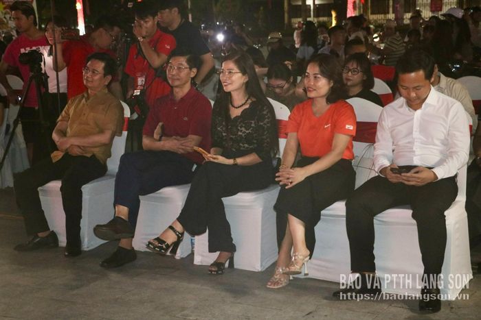 Các đại biểu tham dự chương trình