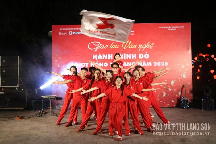 Tiết mục văn nghệ biểu diễn tại chương trình