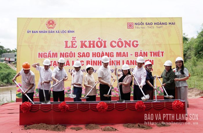 Các đại biểu thực hiện nghi thức khởi công xây dựng Ngầm ngôi sao Hoàng Mai - Bản Thét