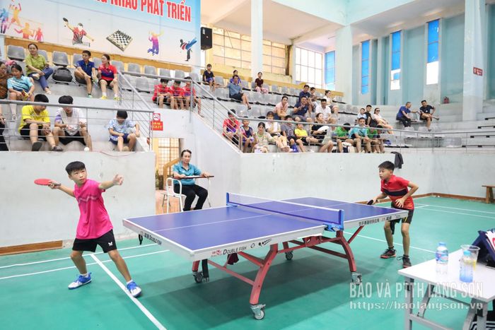 Trận chung kết môn bóng bàn nội dung đơn nam nhóm 2