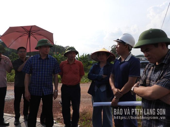 Đại diện nhà đầu tư dự án cầu Lộc Bình số 1, đường giao thông và khu tái định cư xã Lục Thôn báo cáo vướng mắc thực hiện dự án