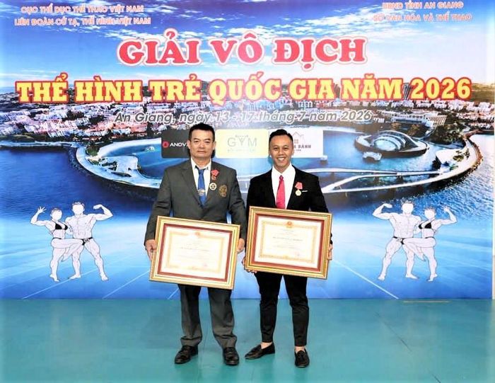 HLV Phù Tường Linh và VĐV K'Tuyên của Lâm Đồng vinh dự được trao Huân chương Lao động hạng Ba