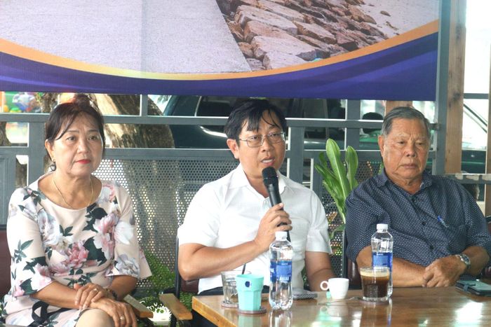 Bí thư Đảng ủy phường Phú Thủy Nguyễn Hữu Thông chia sẻ người người dân