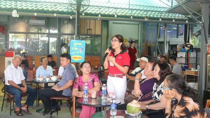 Người dân TDP 2 phản ánh tâm tư nguyện vọng chính đáng với lãnh đạo phường Phú Thủy
