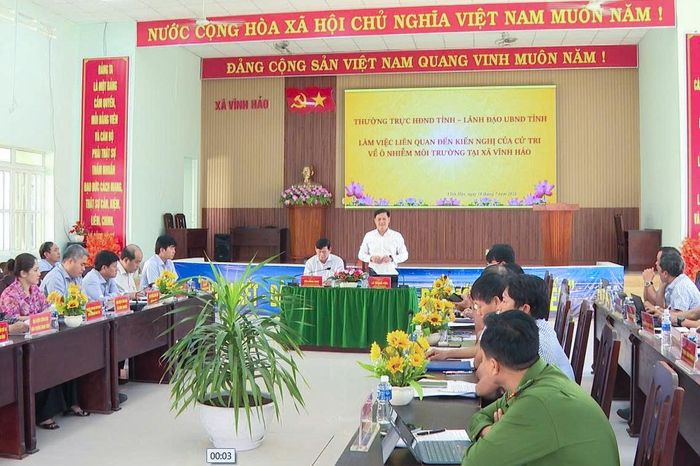 Quang cảnh buổi làm việc