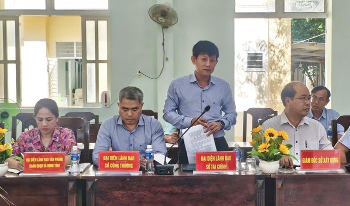 Phó Giám đốc Sở Tài chính Võ Đức Tuấn phát biểu tại buổi làm việc