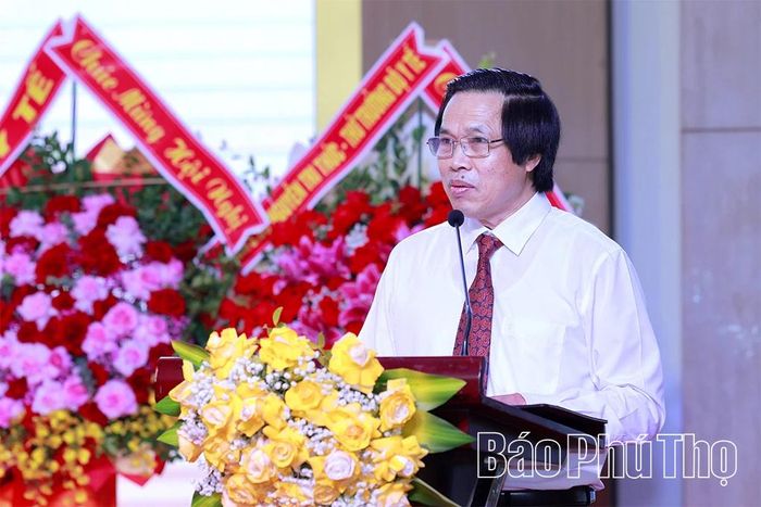 Chủ tịch Hội Dược sĩ Bệnh viện Việt Nam Cao Hưng Thái phát biểu tại hội thảo.