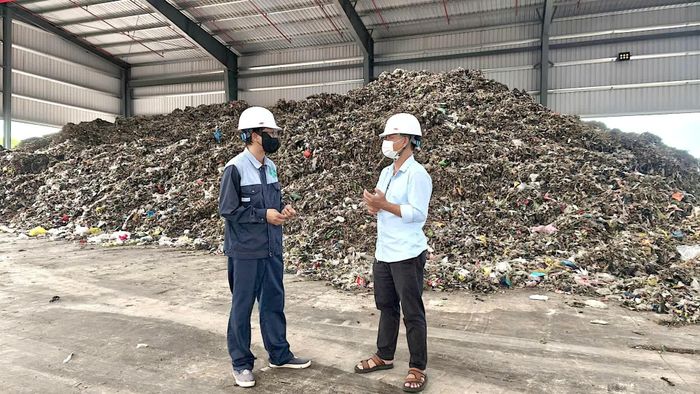Nhà máy xử lý rác Trung Thuần đã cung cấp hơn 2.250 tấn nhiên liệu RDF cho 2 nhà máy xi măng: Sông Gianh và Văn Hóa - Ảnh: Quang Ngọc
