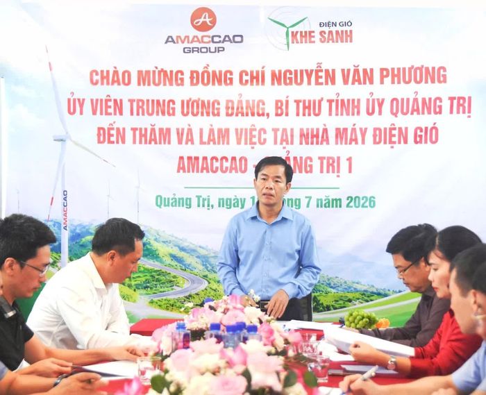 Đồng chí Nguyễn Văn Phương, Ủy viên Trung ương Đảng, Bí thư Tỉnh ủy Quảng Trị đến thăm và làm việc tại Nhà máy điện gió AMACCAO Quảng Trị 1 - Ảnh: Đ.V