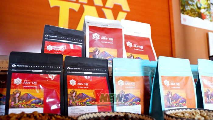 Các dòng sản phẩm cà phê của HTX Ara-Tay Coffee, xã Mường Chanh