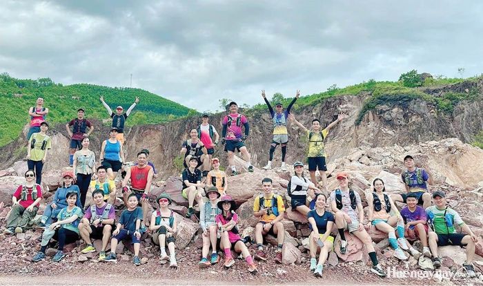 Cộng đồng chạy trail đang ngày càng lớn mạnh tại Huế. Ảnh: HMM