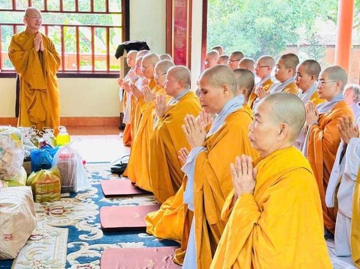Đoàn Phân ban Ni giới tỉnh tại chùa Long Thạnh