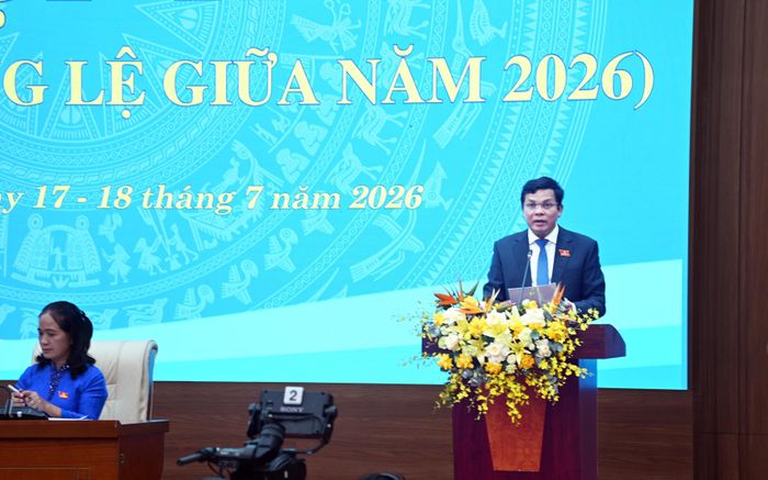 Đồng chí Nguyễn Đức Tuy, Chủ tịch HĐND tỉnh phát biểu khai mạc kỳ họp