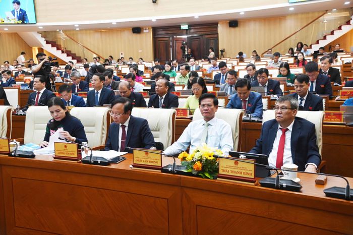 Các đại biểu dự kỳ họp