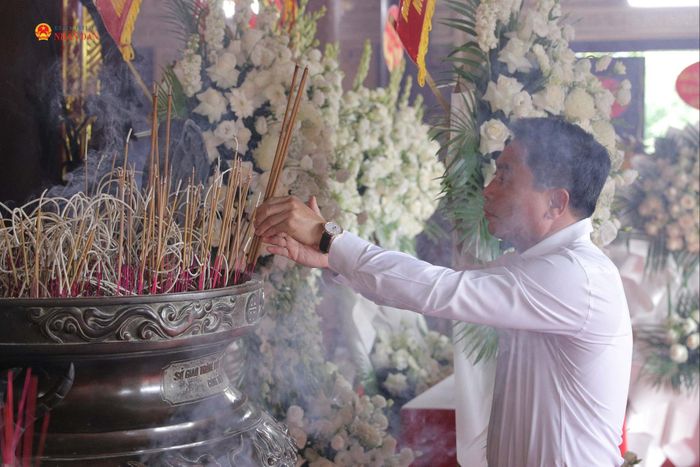 Phó Chủ tịch Quốc hội, Thượng tướng Nguyễn Doãn Anh dâng hoa, dâng hương khu di tích Truông Bồn