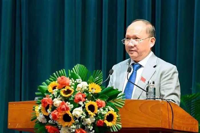 Phó Bí thư Thường trực Tỉnh ủy, Chủ tịch HĐND tỉnh Rah Lan Chung phát biểu bế mạc kỳ họp. Ảnh: Đức Thụy