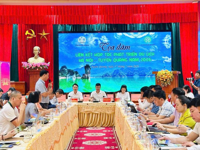 Đại biểu tham dự Tọa đàm chia sẻ ý kiến.