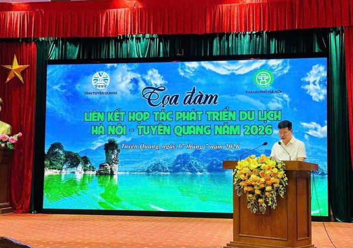 Ông Nguyễn Trung Ngọc, Ủy viên Ban Chấp hành Đảng bộ tỉnh, Giám đốc Sở Văn hóa, Thể thao và Du lịch tỉnh Tuyên Quang phát biểu tại sự kiện.