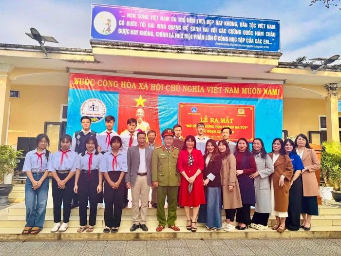 Ra mắt mô hình trường học không ma túy tại xã A Lưới 2.