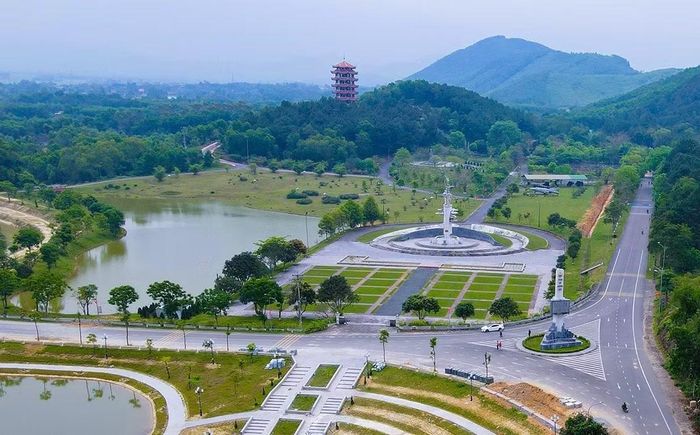 Khu di tích Ngã ba Đồng Lộc đang được đầu tư, nâng cấp và tôn tạo để trở thành địa chỉ đỏ giáo dục truyền thống yêu nước, cách mạng cho bao thế hệ người Việt Nam.