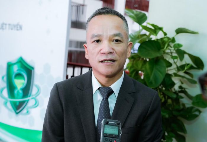 TS.BS Nguyễn Minh Tuấn, Trưởng Khoa Phẫu thuật Tiết niệu, Bệnh viện Bạch Mai chia sẻ bên lề hội thảo.