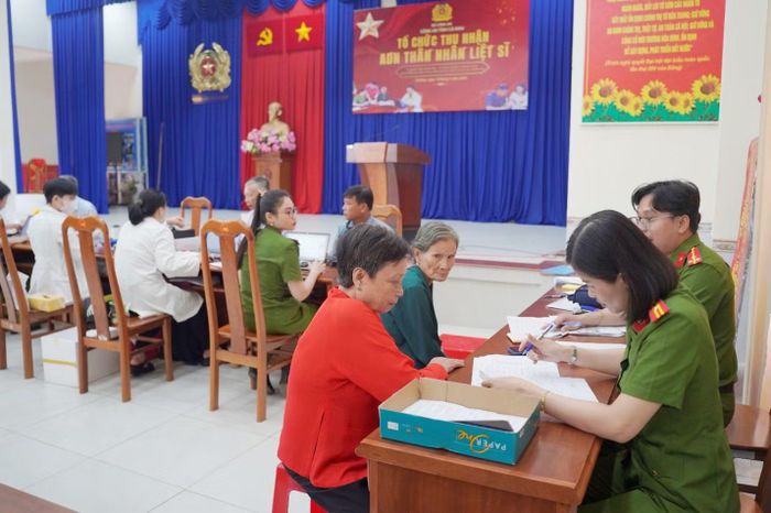 Các khâu tiếp nhận thông tin, thu thập mẫu máu thân nhân liệt sĩ được thực hiện bài bản, tạo điều kiện thuận lợi cho người dân.