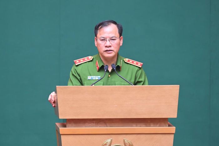 Thứ trưởng Nguyễn Văn Long phát biểu tại hội nghị.