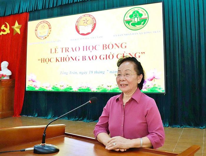GS.TS Nguyễn Thị Doan, nguyên Ủy viên Trung ương Đảng, nguyên Phó Chủ tịch nước, Chủ tịch Hội Khuyến học Việt Nam phát biểu tại chương trình.