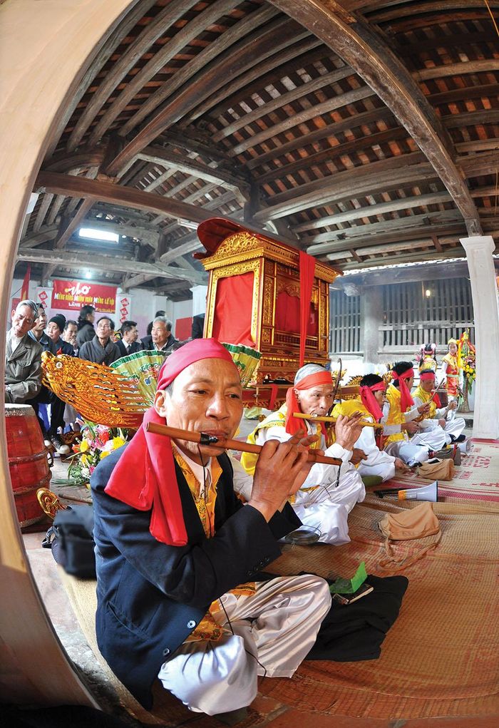 Hội làng La Cả.