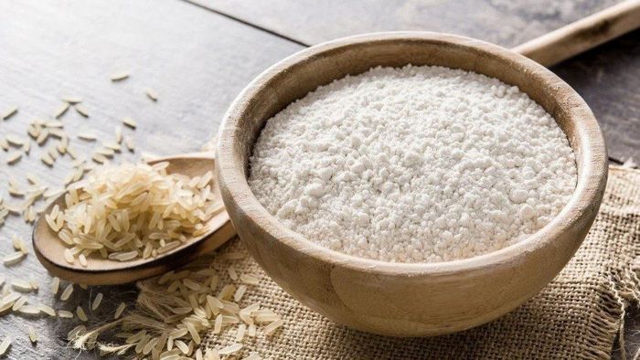 Bột gạo có công dụng làm mịn và dưỡng sáng da. Ảnh minh họa