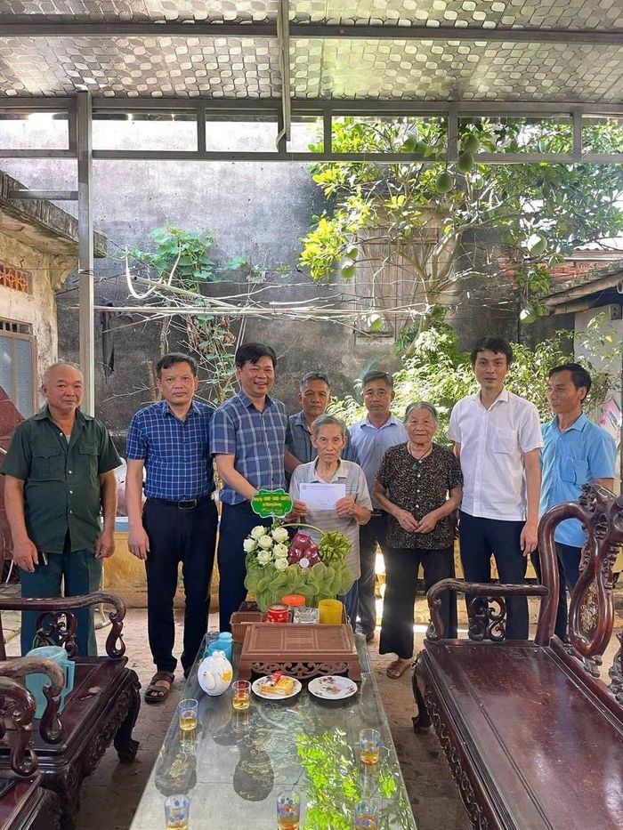 Đoàn công tác số 2 do đồng chí Nguyễn Văn Trọng, Phó Bí thư Thường trực Đảng ủy xã làm Trưởng đoàn.