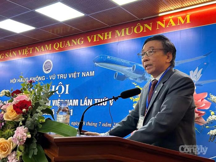 Thiếu tướng, Phó Giáo sư, Tiến sĩ Phạm Ngọc Lãng, Chủ tịch Hội Hàng không-Vũ trụ Việt Nam (VASA) nhiệm kỳ 2020-2025 phát biểu khai mạc Đại hội và trình bày dự thảo Báo cáo tổng kết nhiệm kỳ 2020-2025, phương hướng, nhiệm vụ nhiệm kỳ 2026-2031 của VASA.